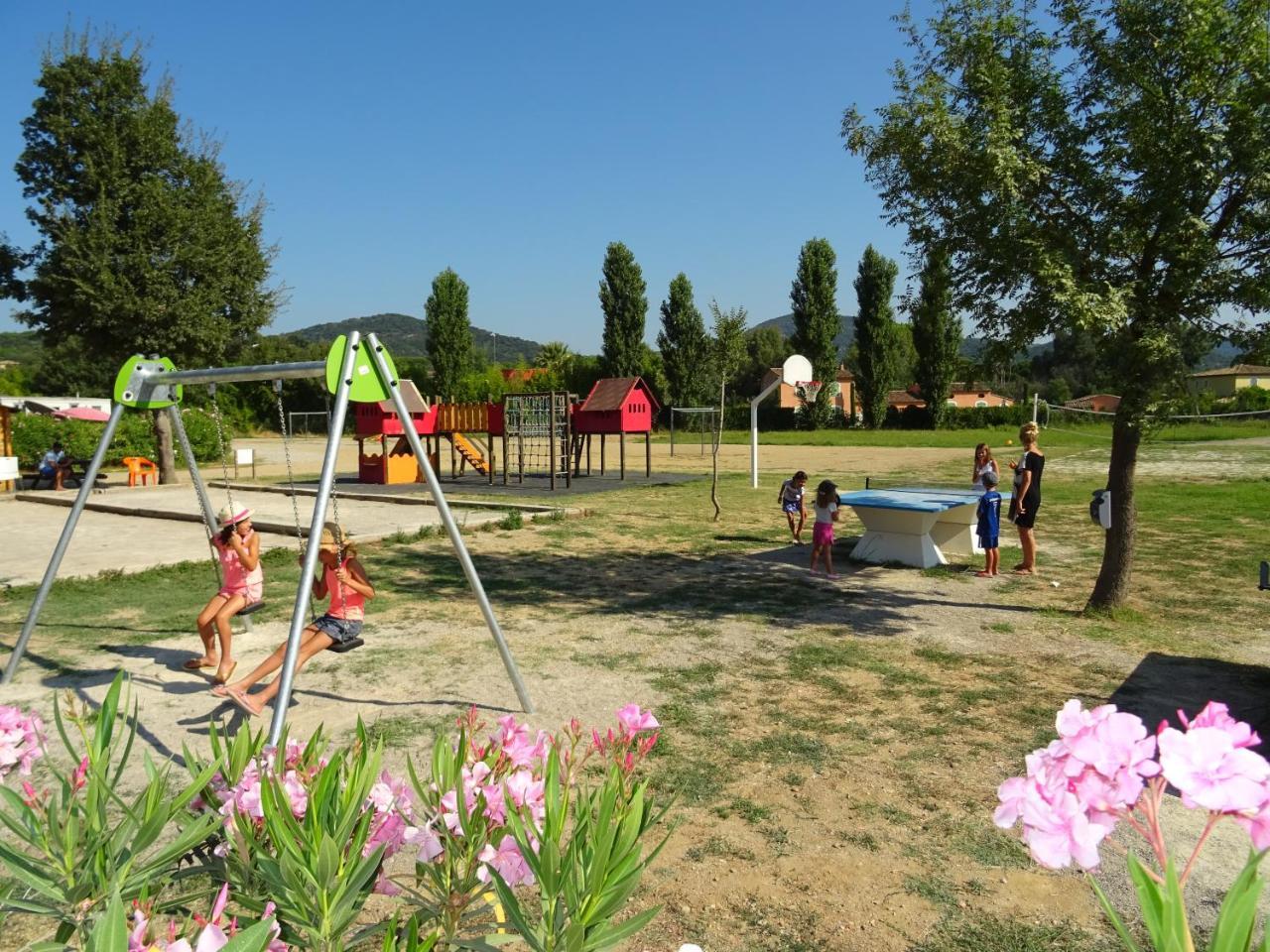 Camping Domaine Du Golfe De Saint Tropez Grimaud Exterior photo
